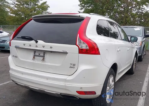2015 Volvo Xc60 T5/T5 Premier z USA, uszkodzony, nr VIN YV4612RK7F2757513